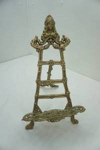 lot 371 image: Decorative Brass Easel 17 Tall