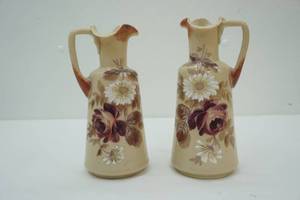 lot 387 image: Vintage Porcelain & Ceramic Pitchers with Floral Print