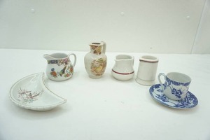 lot 420 image: Vintage China Creamers, Sugars, Small Pitcher, Blue Transferware Tea Cup and Saucer