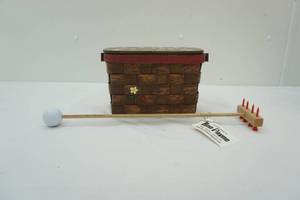 lot 422 image: Vintage Caro-Nan Strawberry Woven Wood Basket Custom Made Back Scratcher by Ron Payne