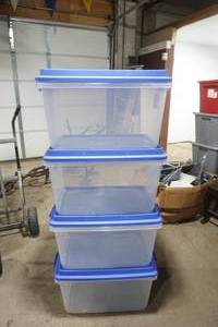 lot 425 image: storage tote