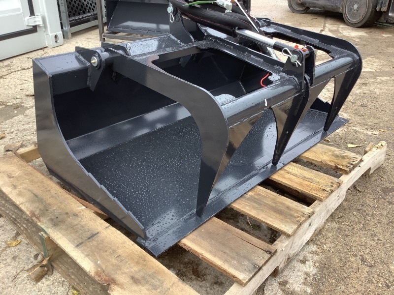 lot 5767 image: Wolverine Mini Skid Steer Grapple Bucket (MSG-11-44W)