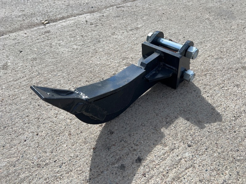 lot 6153 image: Wolverine Mini Ripper for Excavator (R-31-G1.5T)