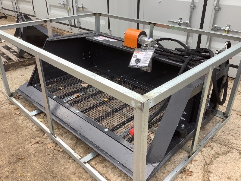 lot 4151 image: Wolverine Screening Bucket (SB-12-72W)