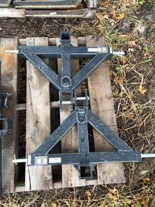 lot 7106 image: Wolverine Quick Hitch Class 1 (TQH-26-01C)