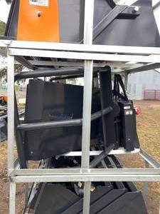 lot 4433 image: Wolverine Bale Squeeze Attachment, Hydraulic Adjustable (BSH-12-75D)