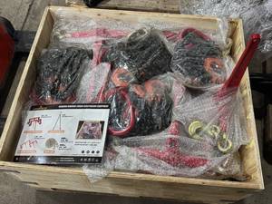 lot 9247 image: Landhonor RiggingBinding ChainSuspension Equipment