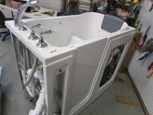 lot 7 image: Walk In Jetted Bath Tub