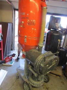 lot 6 image: Dust Extractor