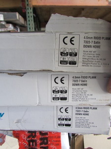 lot 35 image: Laminate Floor Planks