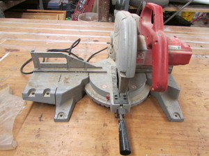 lot 60 image: Compound Meter Saw