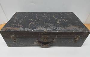 lot 57 image: Antique Automobile Trunk wBrass Hardware