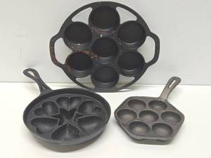 lot 43 image: 3 Cast Iron MuffinCornbread etc Pans