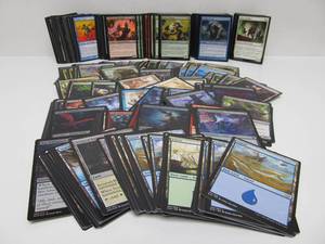 lot 32 image: Lot of 500 MAGIC The Gathering Cards #1