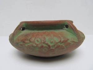 lot 39 image: Arts & Crafts era Peters & Reed ZANE WARE Art Pottery Bowl