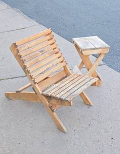 lot 104 image: Folding Cedar Outdoor Lounge Chair & Table