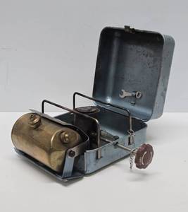 lot 125 image: Quality Old Vintage OPTIMUS Camping Stove wBrass Tank #1