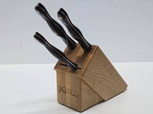 lot 127 image: Quality CUTCO Knife Block w3 Knives