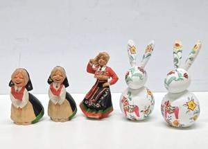 lot 175 image: Group of Vintage Carved & Painted Wood Scandinavian Figures & Rabbits