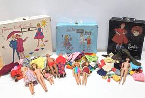 lot 195 image: Very Nice Estate Lot of Vintage BARBIE Dolls Cases & Outfits