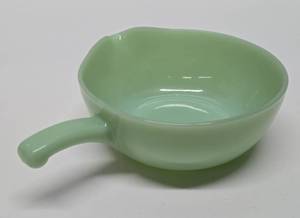 lot 206 image: 1950s Fire King Jadeite Batter Bowl wHandle