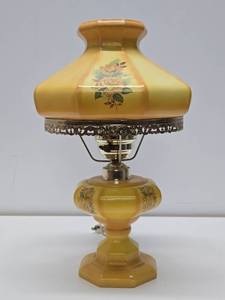 lot 15 image: Very nice Vintage YellowOrange & Floral Glass Hurricane Lamp
