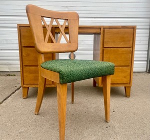 lot 247 image: Very Nice Mid Century CONANT BALL Desk & Chair