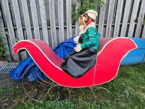 lot 150 image: LARGE Vintage 1960s era Department Store Christmas Display Sleigh