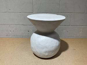 lot 209 image: Threshold Severna Ceramic Accent Table White - Threshold Modern Bell-Shaped, No Assembly Required 16.93 Inches (H) x 14.96 Inches (W) x 14.96 Inches (D)