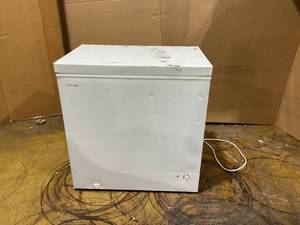 lot 58 image: Vissani 7.0 cu. ft. Manual Defrost Chest Freezer with LED Light in White Garage Ready