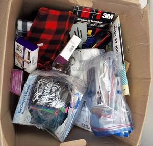 lot 34 image: Mystery Reseller Box -Things from new and Estate Items