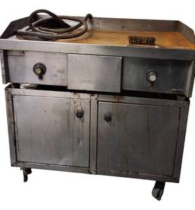 lot 89 image: Star Commercial Stainless Steel Flat Top Griddle on a Portable Stand.