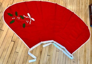 lot 25 image: Robert Brand New York Christmas Wrap Skirt