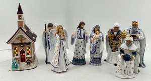 lot 47 image: Caspar, Melchior & Balthasar Nativity Figures & Shepherd and Hawthorne Village