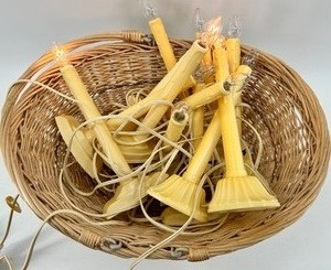 lot 53 image: Yellow Candle-Style Lights & Wicker Basket