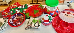 lot 81 image: Holiday Tree Plates & Christmas Tin Set and Party Creations