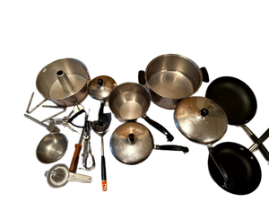 lot 15 image: Mixed Cookware and Utensil Set