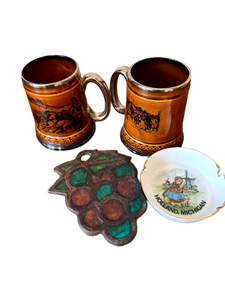 lot 95 image: Grouping of Decorative Barware and Vintage Souvenirs