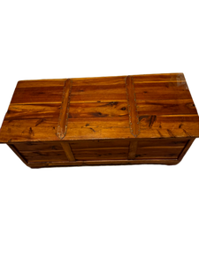 lot 141 image: Vintage Cedar Lined Hope Chest or Blanket Trunk