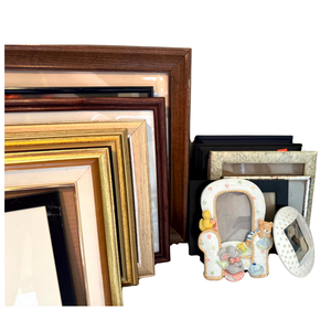 lot 67 image: Bulk Assortment of Decorative Picture Frames