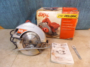 lot 17 image: Skil 7 14 Skilsaw