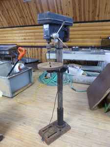 lot 32 image: Cal-Hawk 12 Speed Drill Press