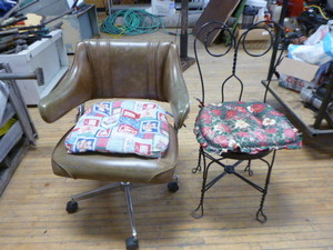 lot 34 image: 2 Chairs