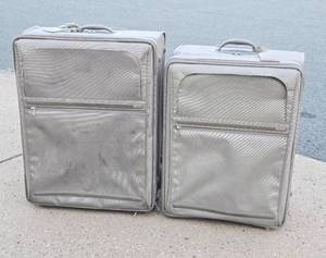 lot 120 image: Quality High End TUMI Luggage Lot #2