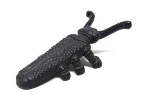lot 137 image: Cast Iron Beetle Boot Jack