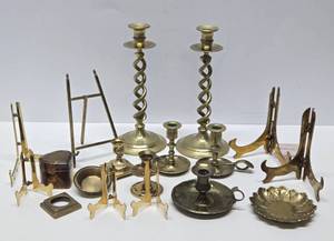 lot 145 image: Nice Estate Lot of Vintage Solid Brass Decor Items