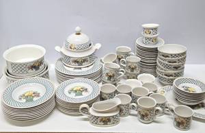 lot 152 image: LARGE Collection of VILLEROY & BOCH China Dishware - Basket - anno Germany 1748 Collection