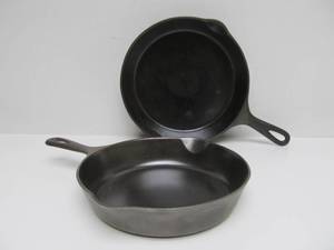 lot 177 image: 2 Excellent Restored WAGNER Cast Iron Skillets #1
