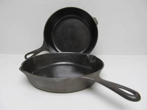 lot 179 image: 2 Excellent Restored WAGNER Cast Iron Skillets #3