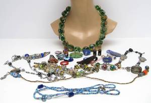 lot 203 image: Nice Estate Lot of Assorted Art Glass Jewelry